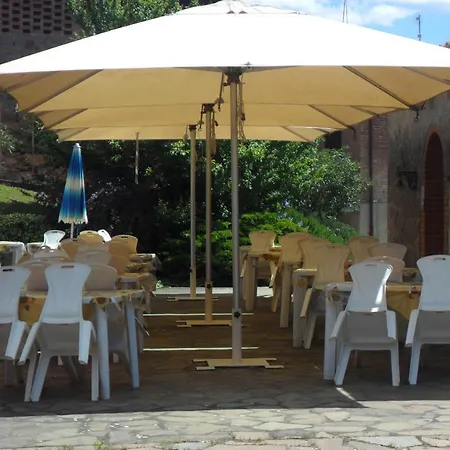 Apartamento Sleeps 4 T241983 Montaione